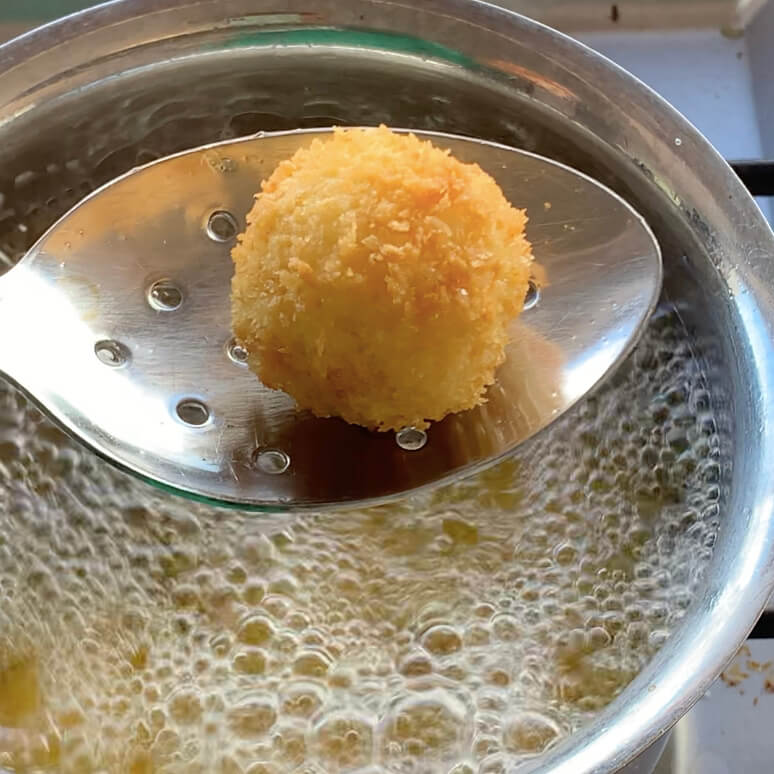 Frying croquettes
