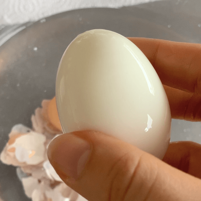 Peeling a boiled egg